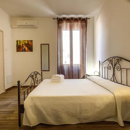 Onlyrooms I - Free Parking & Central 칼리아리