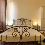 Onlyrooms I - & Secure Area Pensjonat 4*