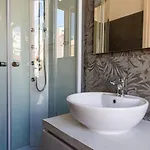 Onlyrooms I - & Secure Area Guest house