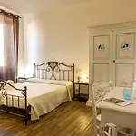Onlyrooms I - & Secure Area 4*
