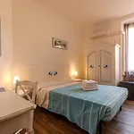 Onlyrooms I - & Secure Area Pensjonat 4*