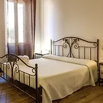 Pensjonat Onlyrooms I - & Secure Area 4*