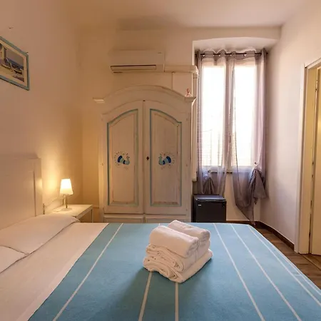 Onlyrooms I - & Secure Area 4* Cagliari