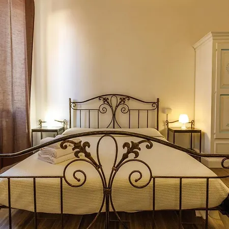 Onlyrooms I - & Secure Area Guest house 4*