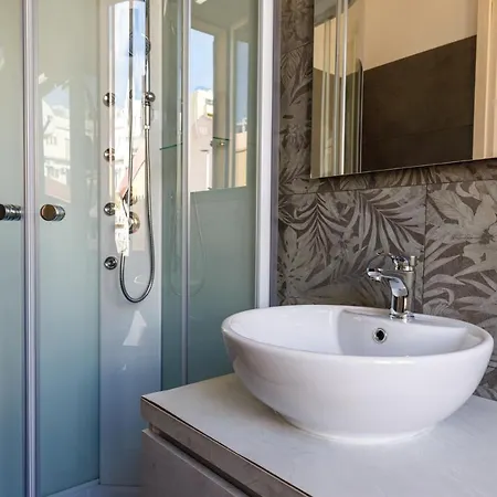 Onlyrooms I - & Secure Area Guest house