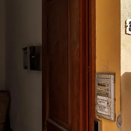 Onlyrooms I - & Quiet Area بيت ضيافة كالياري
