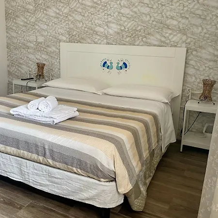 Onlyrooms I - & Secure Area Guest house