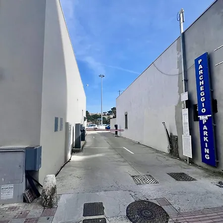 Onlyrooms I - & Secure Area Pensión