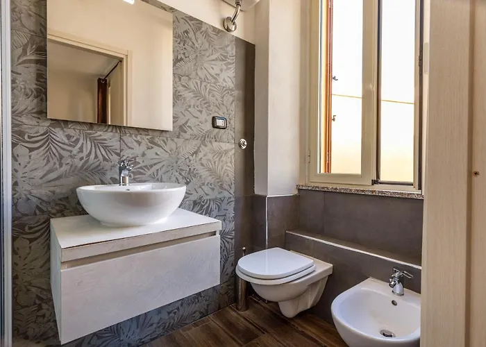 Onlyrooms I - Free Parking & בית הארחה 3*